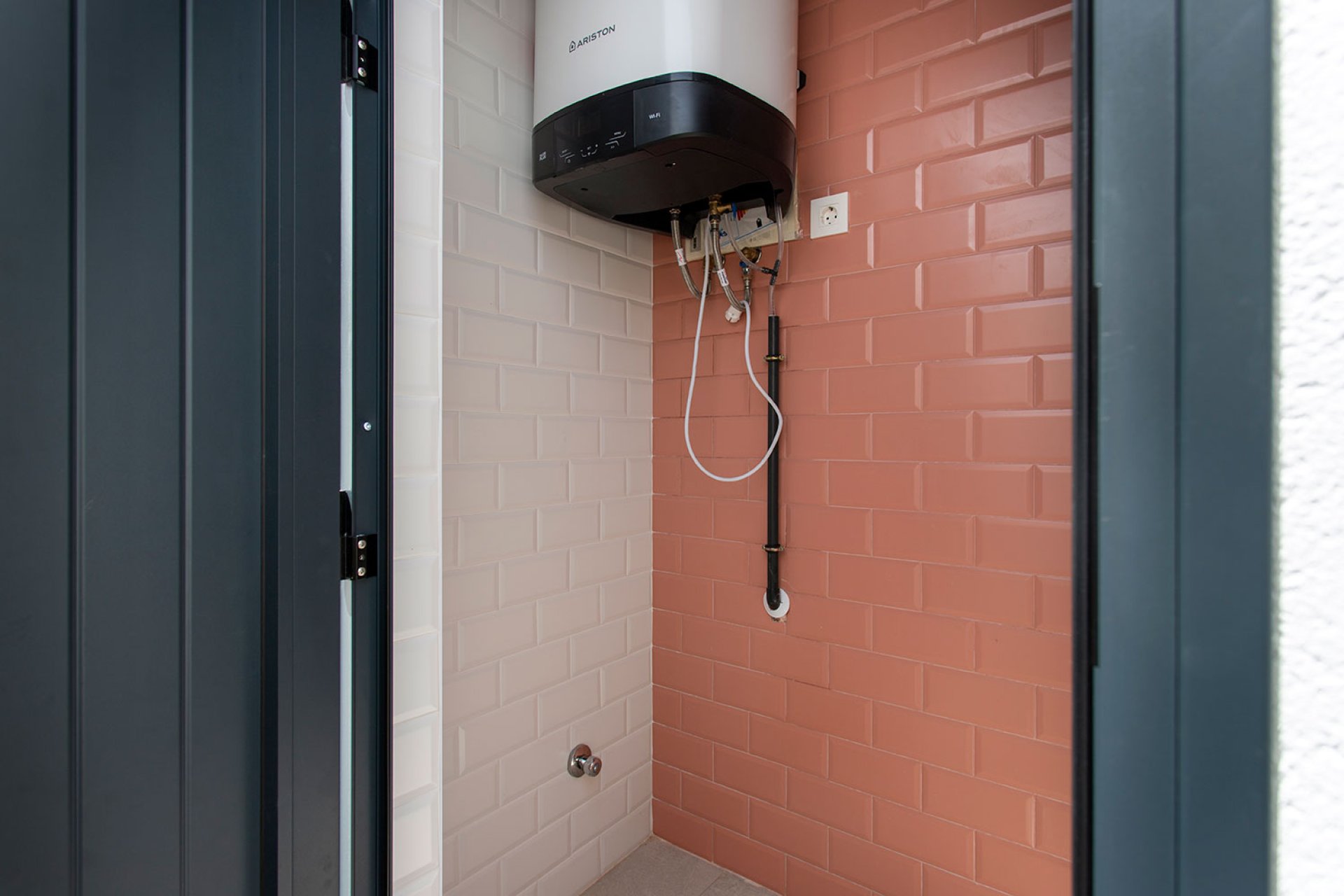 Neue Gebäude - terraced -
Sucina