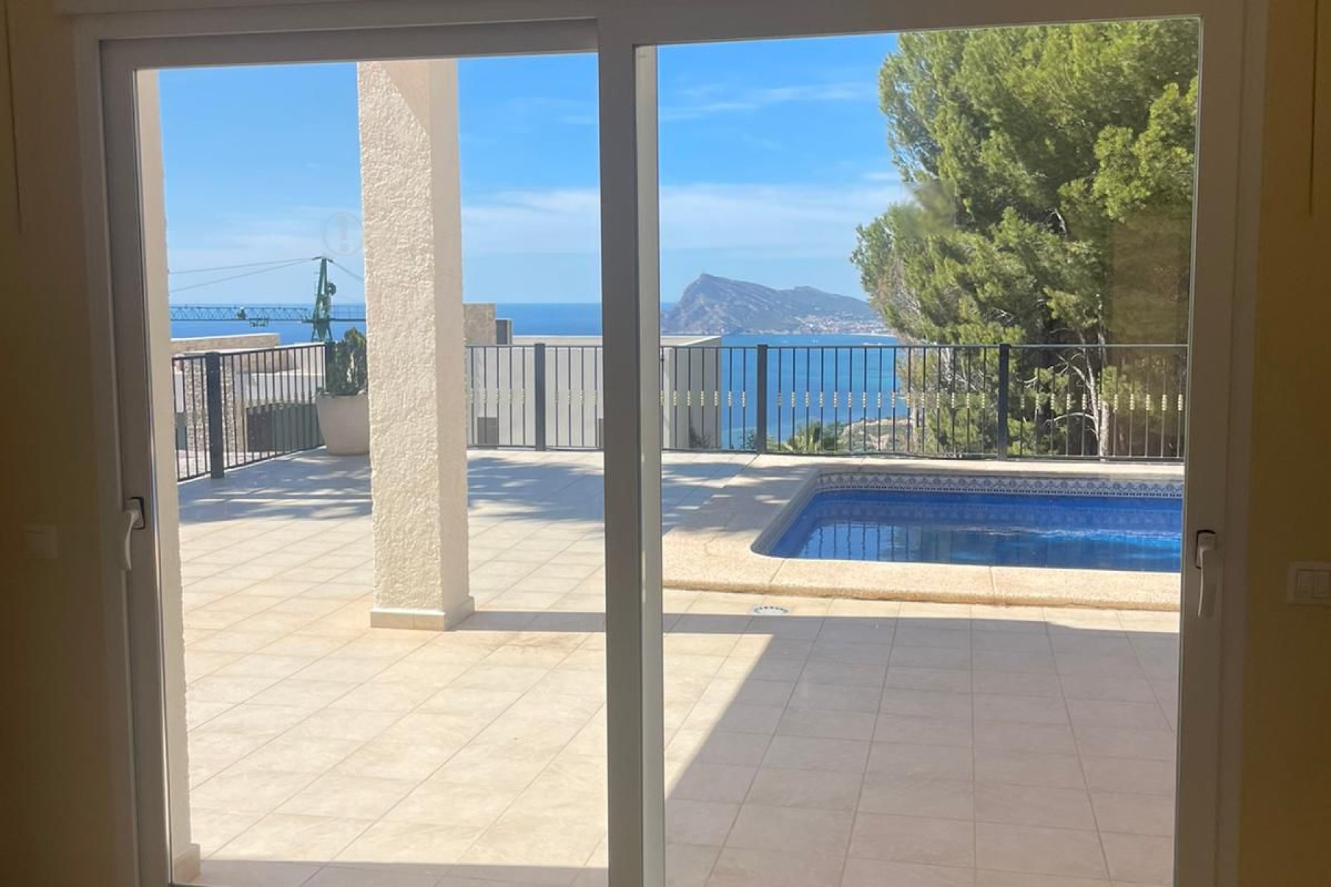Neue Gebäude - Villa -
Altea