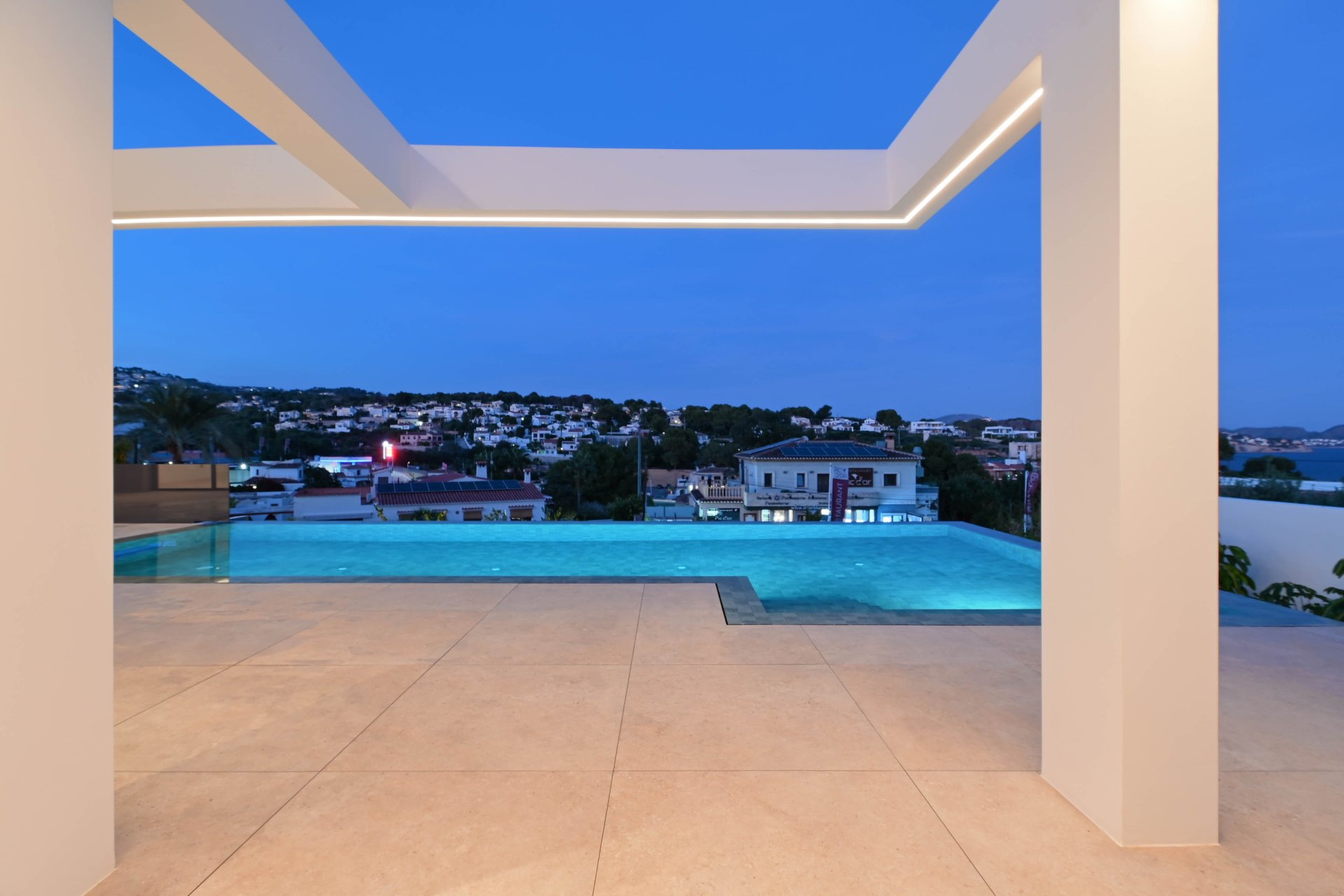 Neue Gebäude - Villa -
Benissa