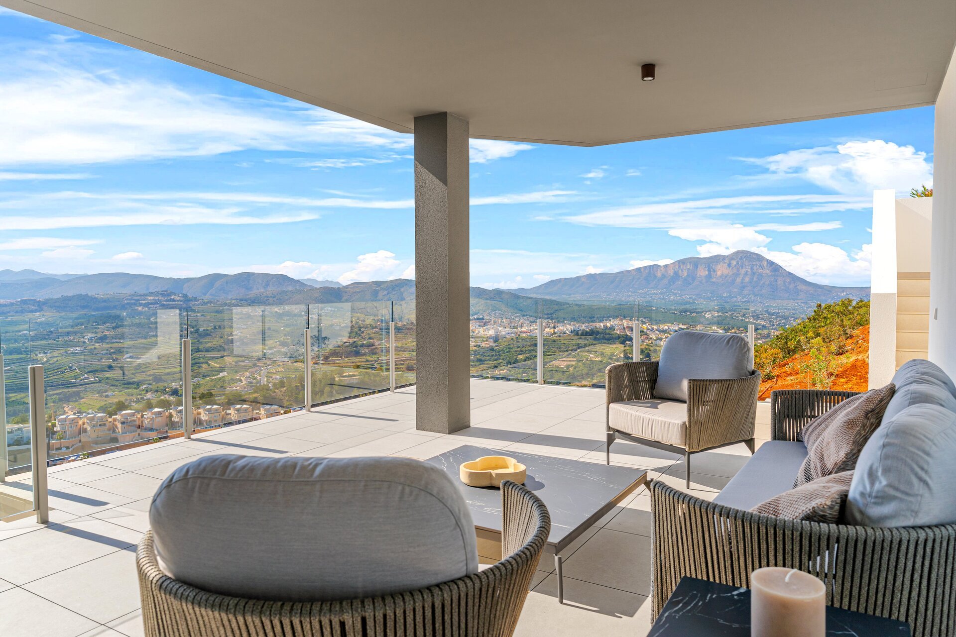 Neue Gebäude - Villa -
Cumbre del Sol