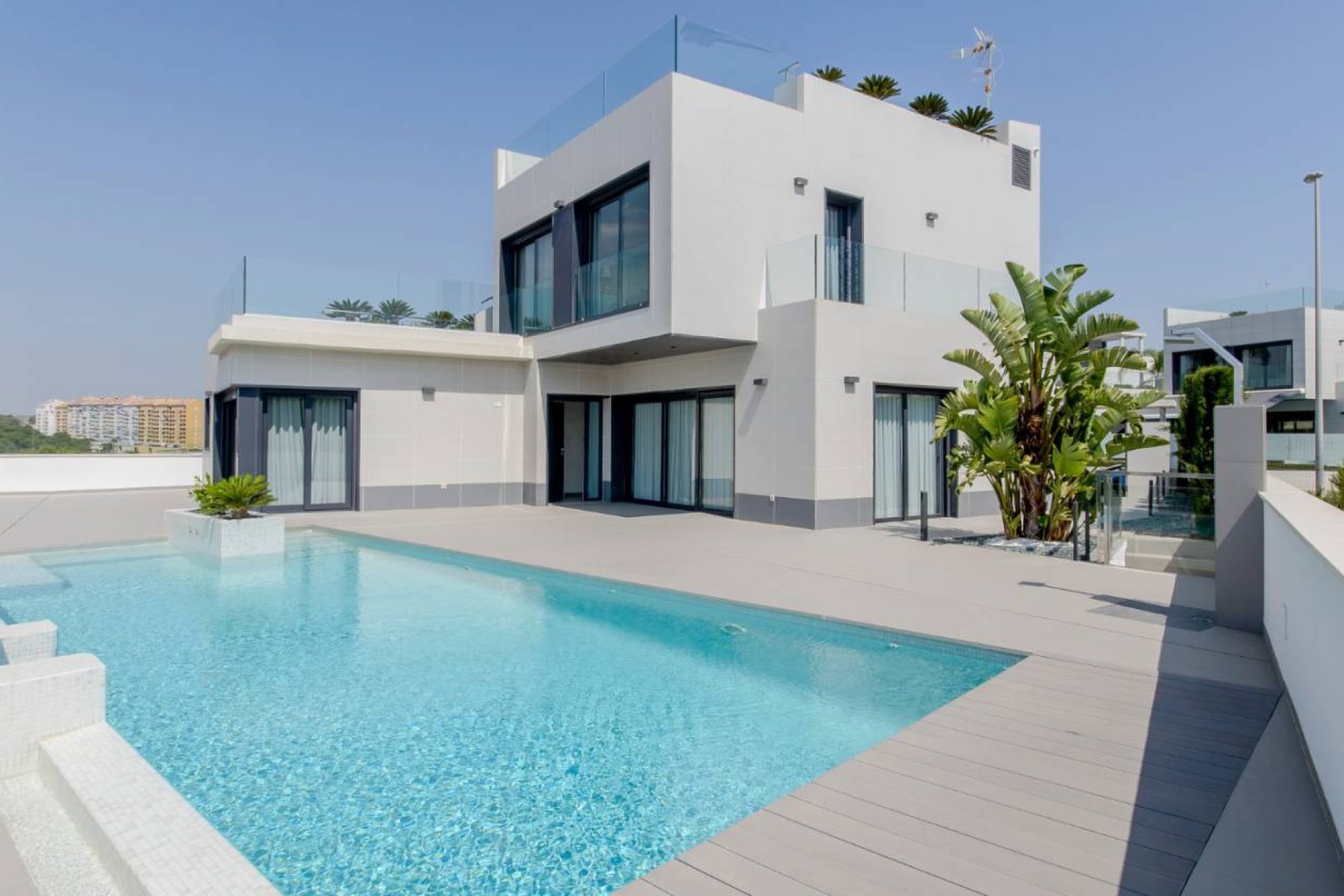 Neue Gebäude - Villa -
Dehesa de Campoamor