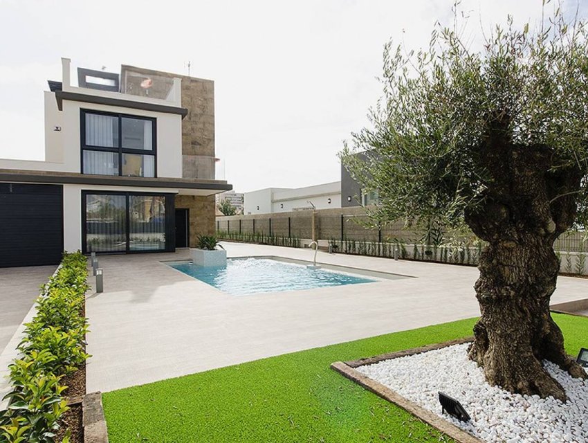 Neue Gebäude - Villa -
Dehesa de Campoamor