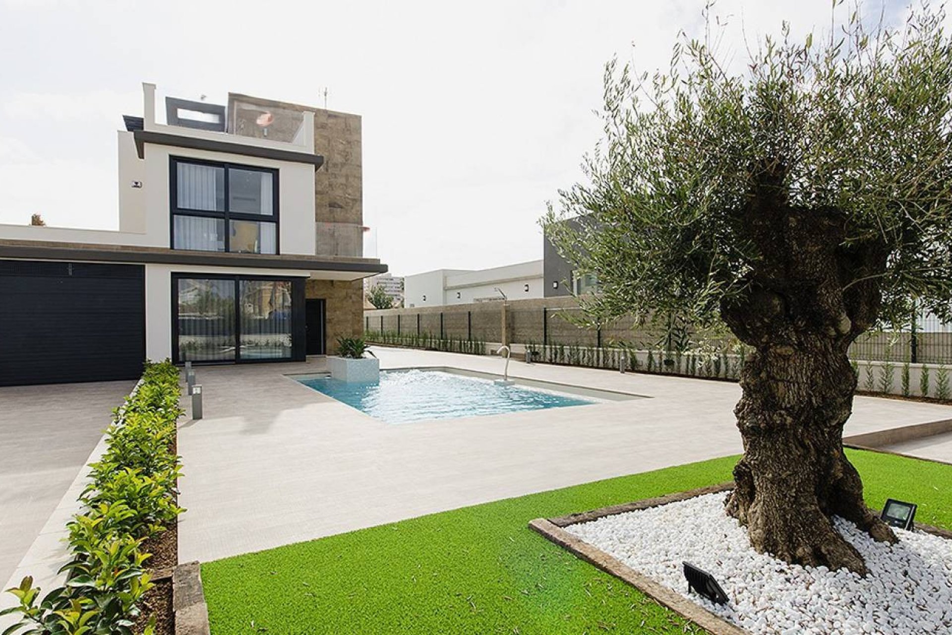 Neue Gebäude - Villa -
Dehesa de Campoamor