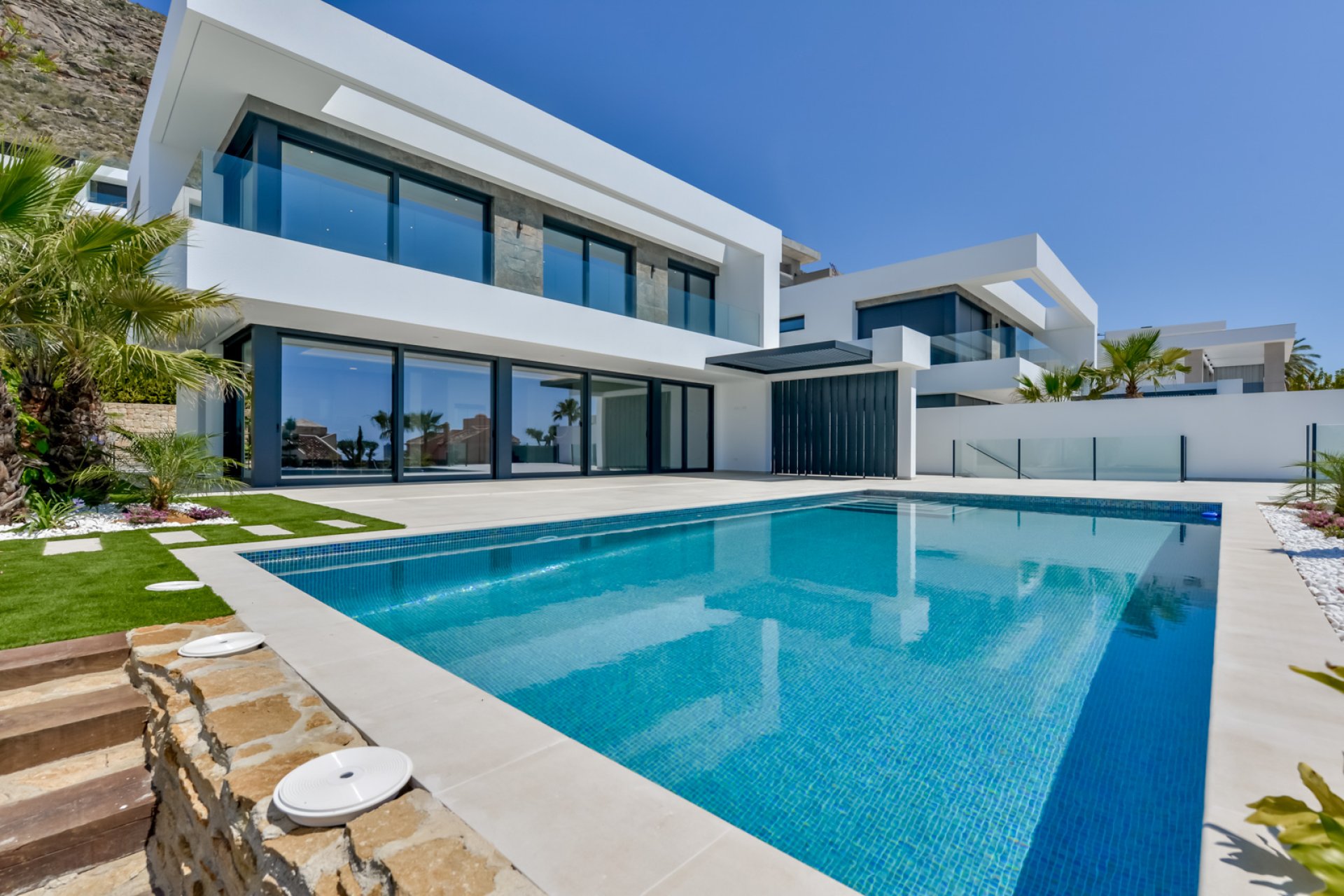Neue Gebäude - Villa -
Finestrat