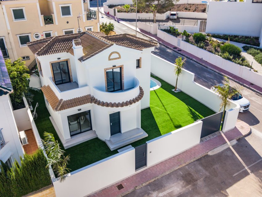 Neue Gebäude - Villa -
Orihuela Costa