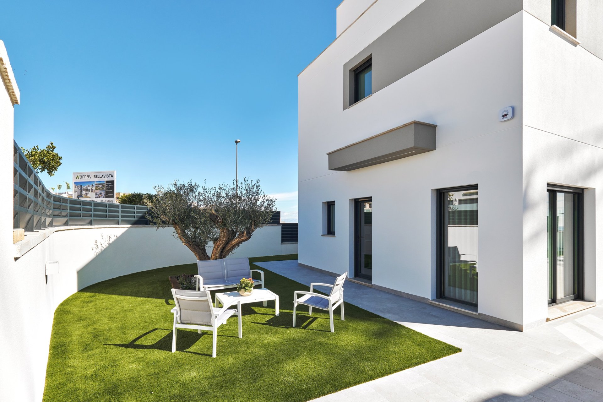 Neue Gebäude - Villa -
San Miguel de Salinas