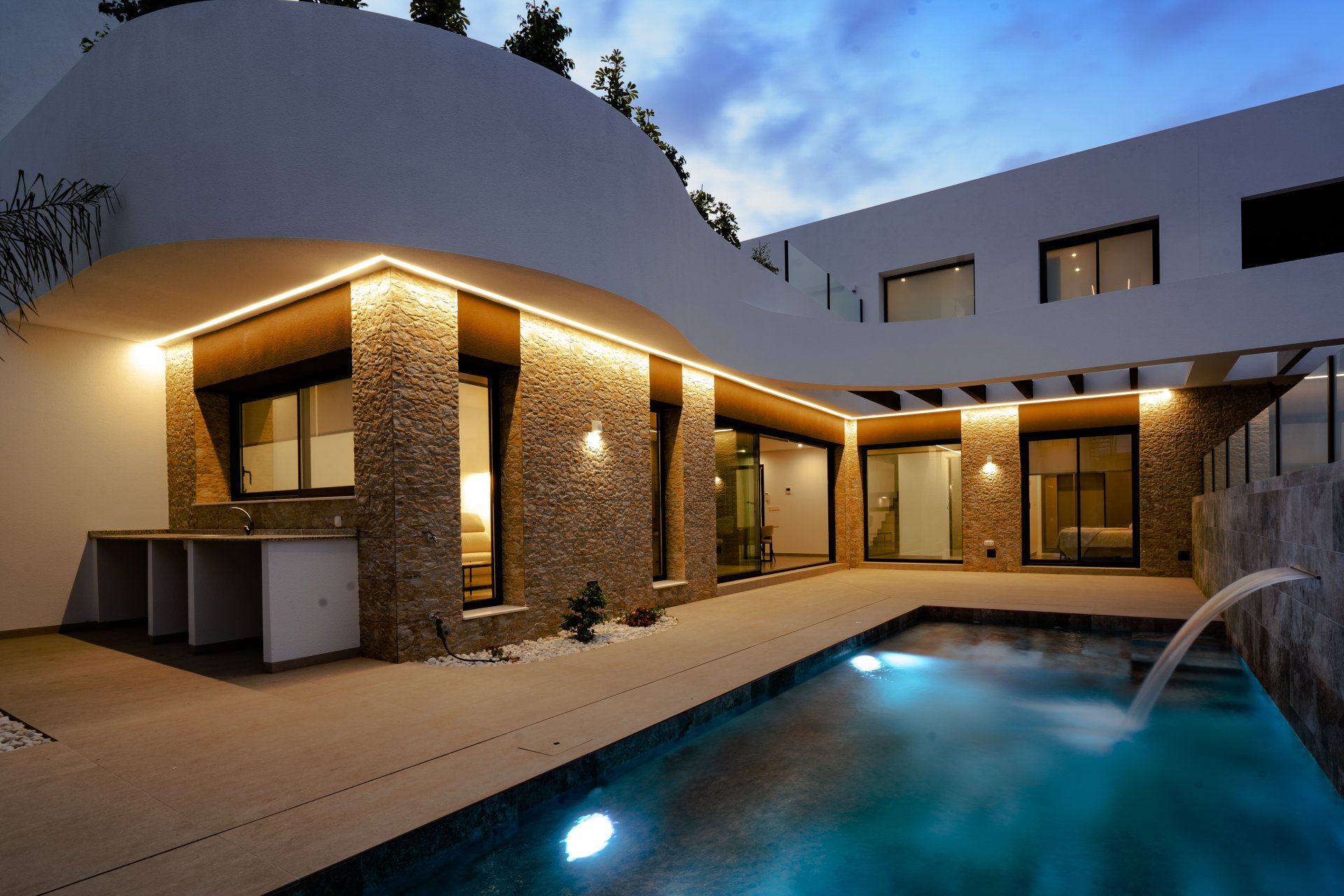 New Build - detached -
Heredades