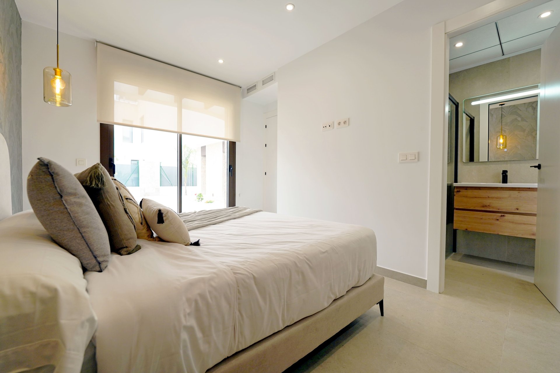 New Build - detached -
Heredades