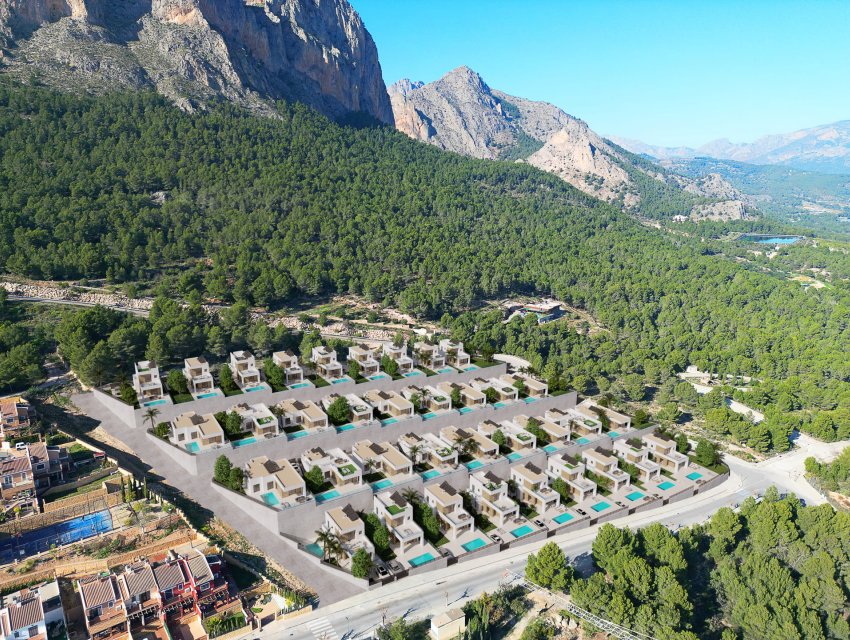 New Build - detached -
Polop