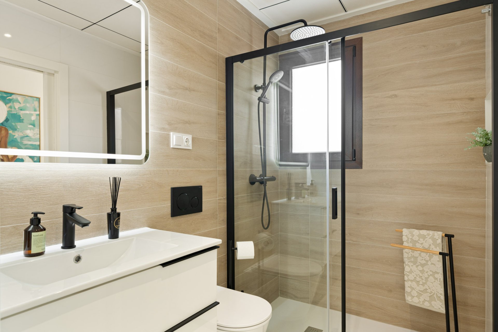 New Build - detached -
Polop