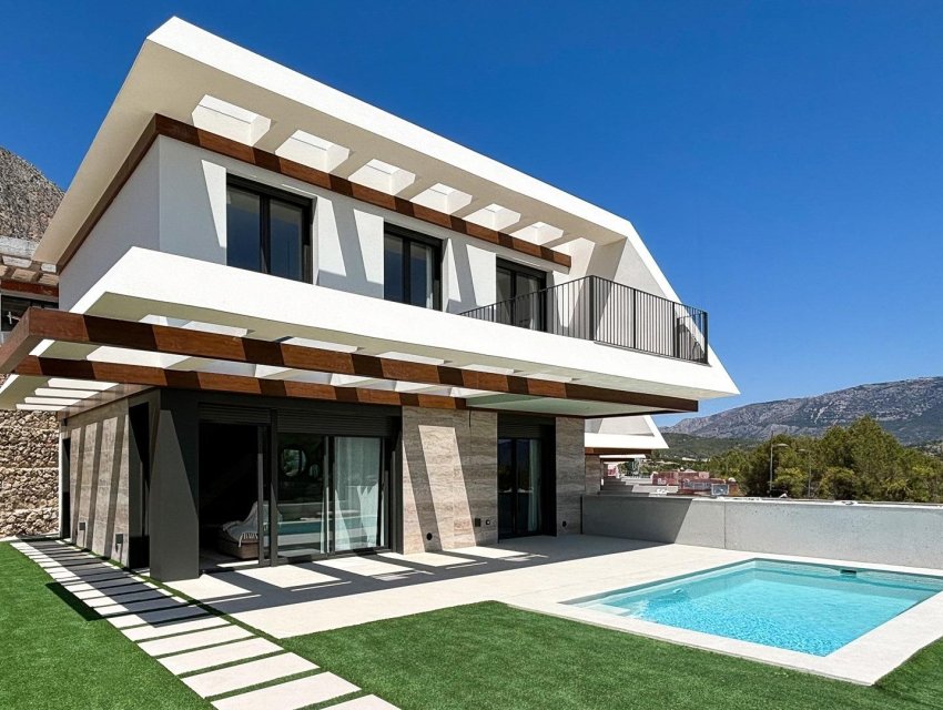 New Build - detached -
Polop