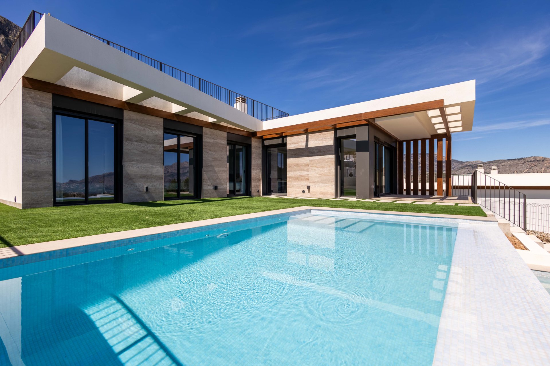 New Build - detached -
Polop