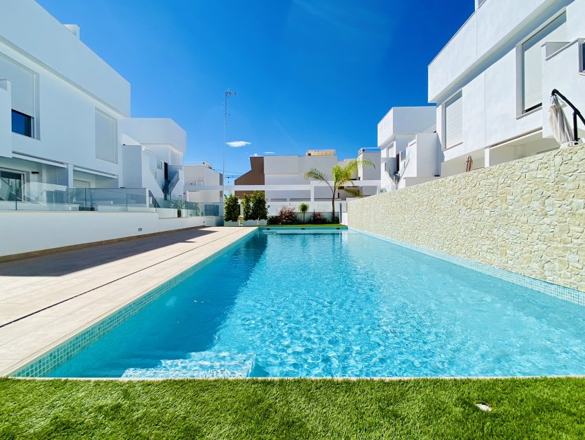 New Build - low-bungalow -
Pilar de la Horadada