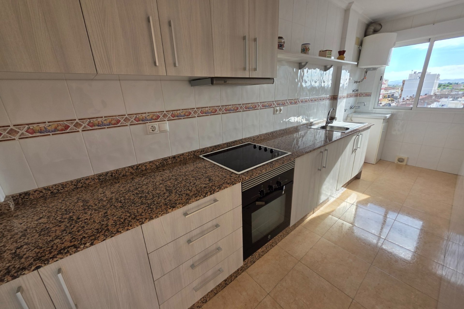 Resale - apartment -
Almoradí - Center