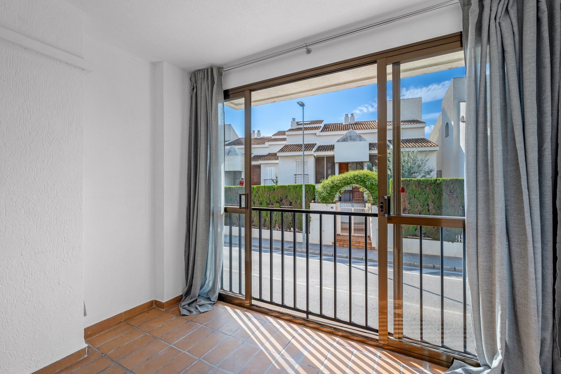 Resale - apartment -
Altea