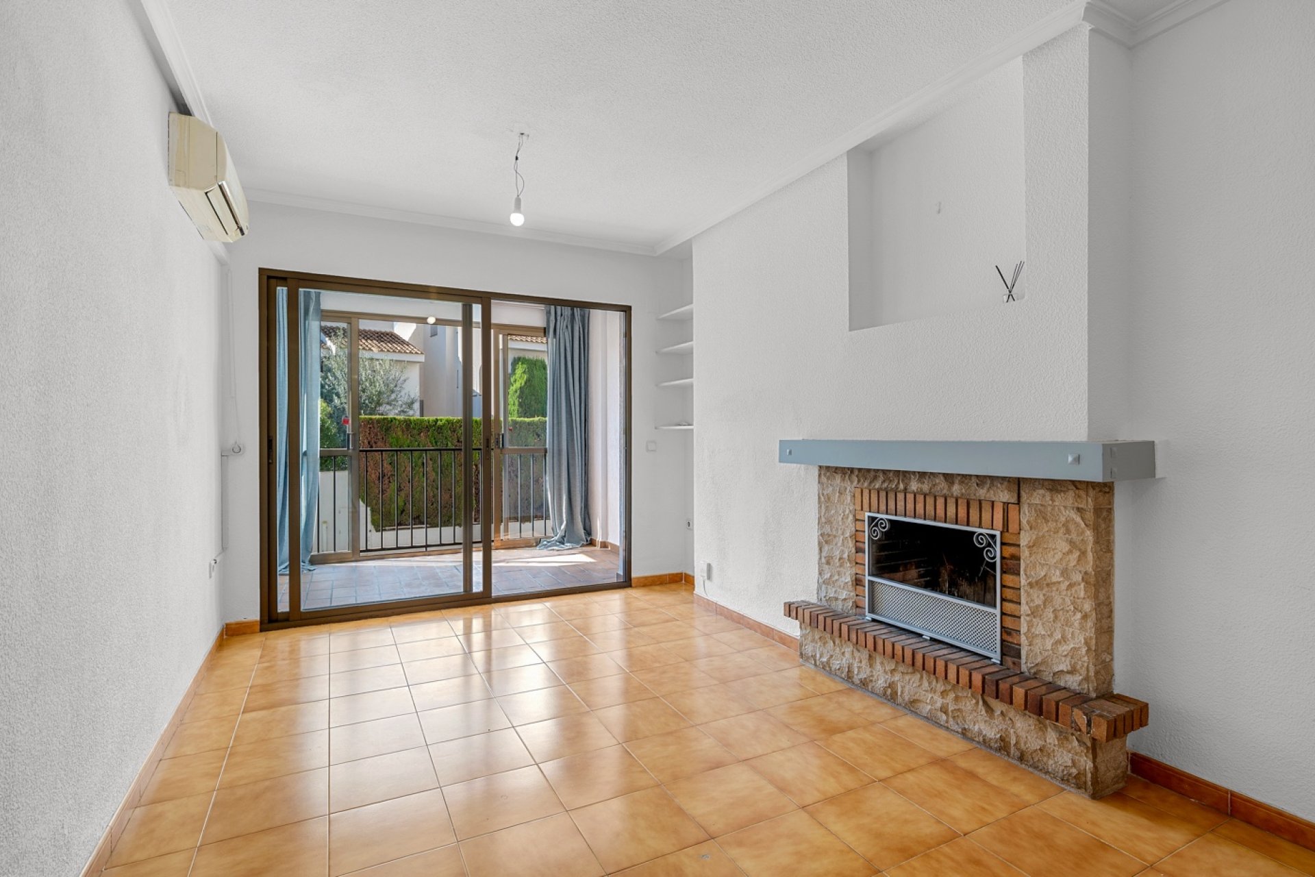 Resale - apartment -
Altea