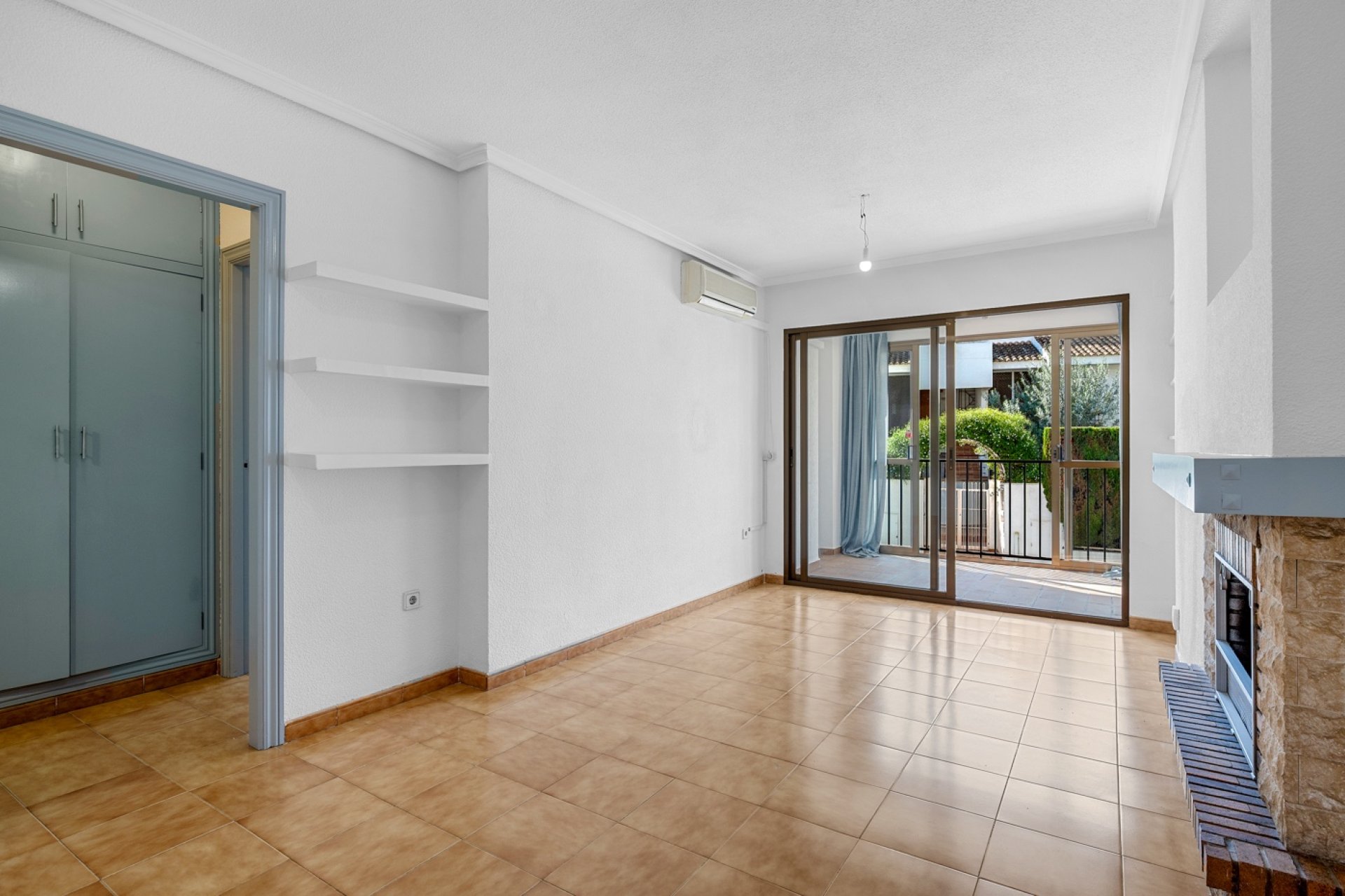 Resale - apartment -
Altea