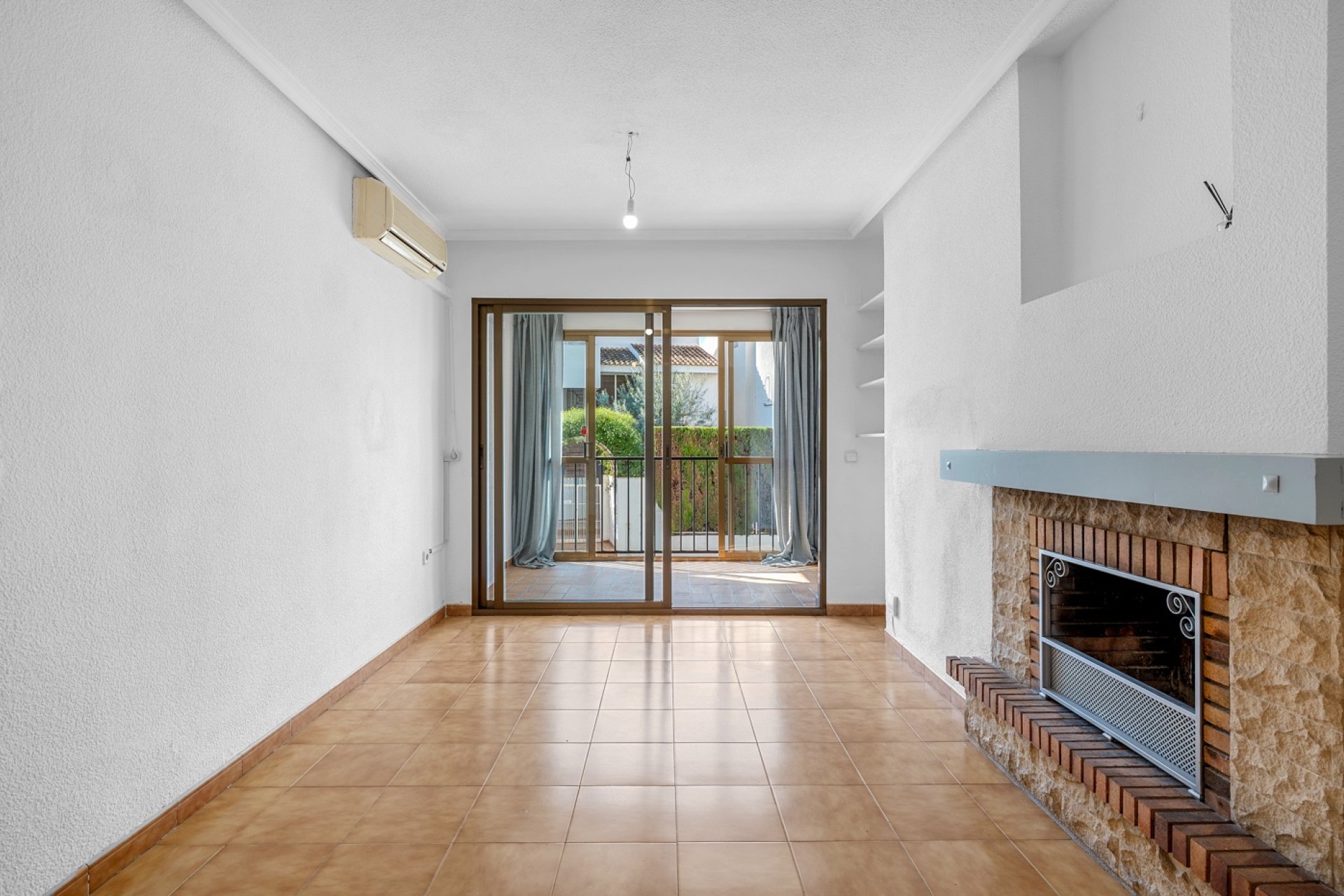 Resale - apartment -
Altea
