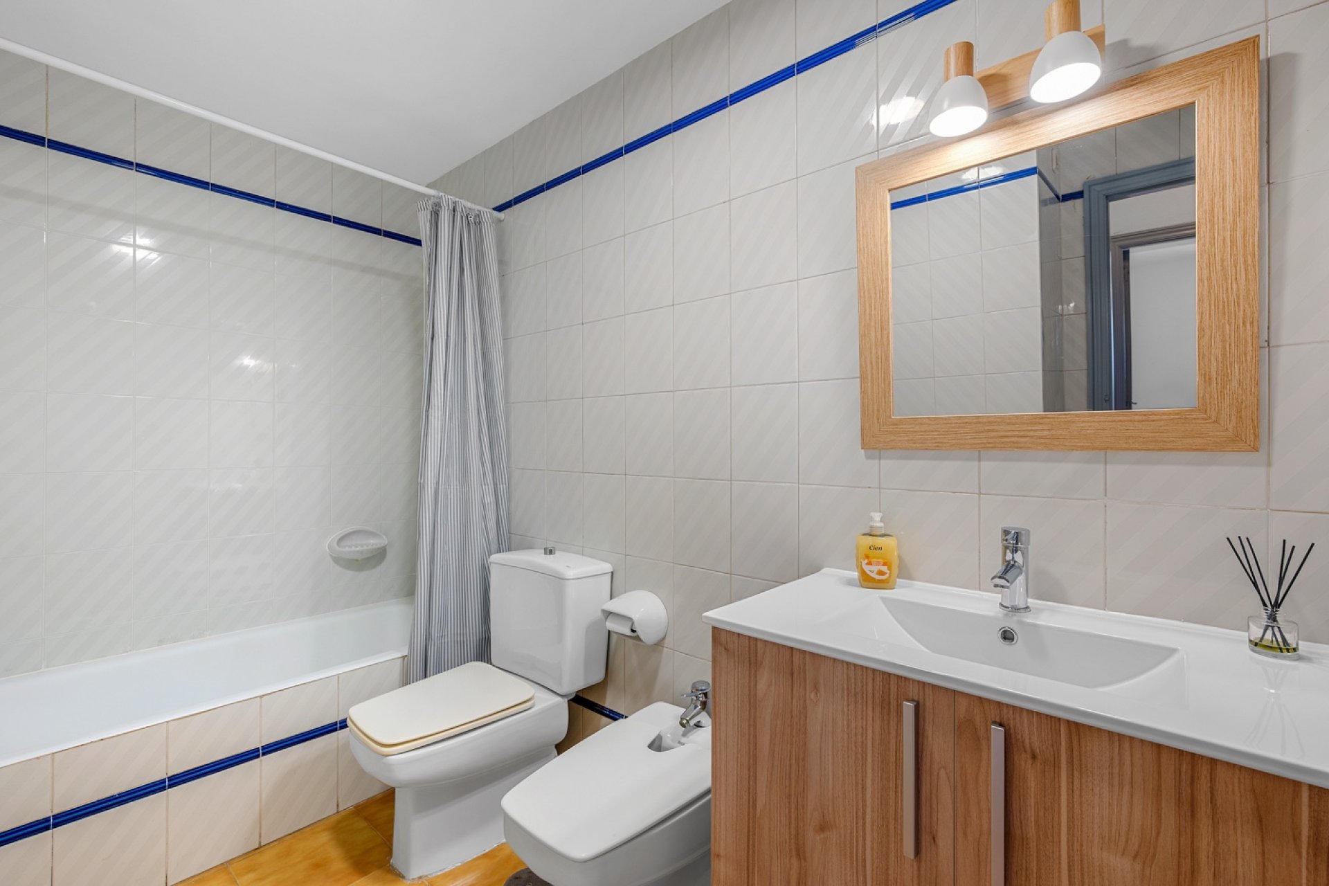 Resale - apartment -
Altea