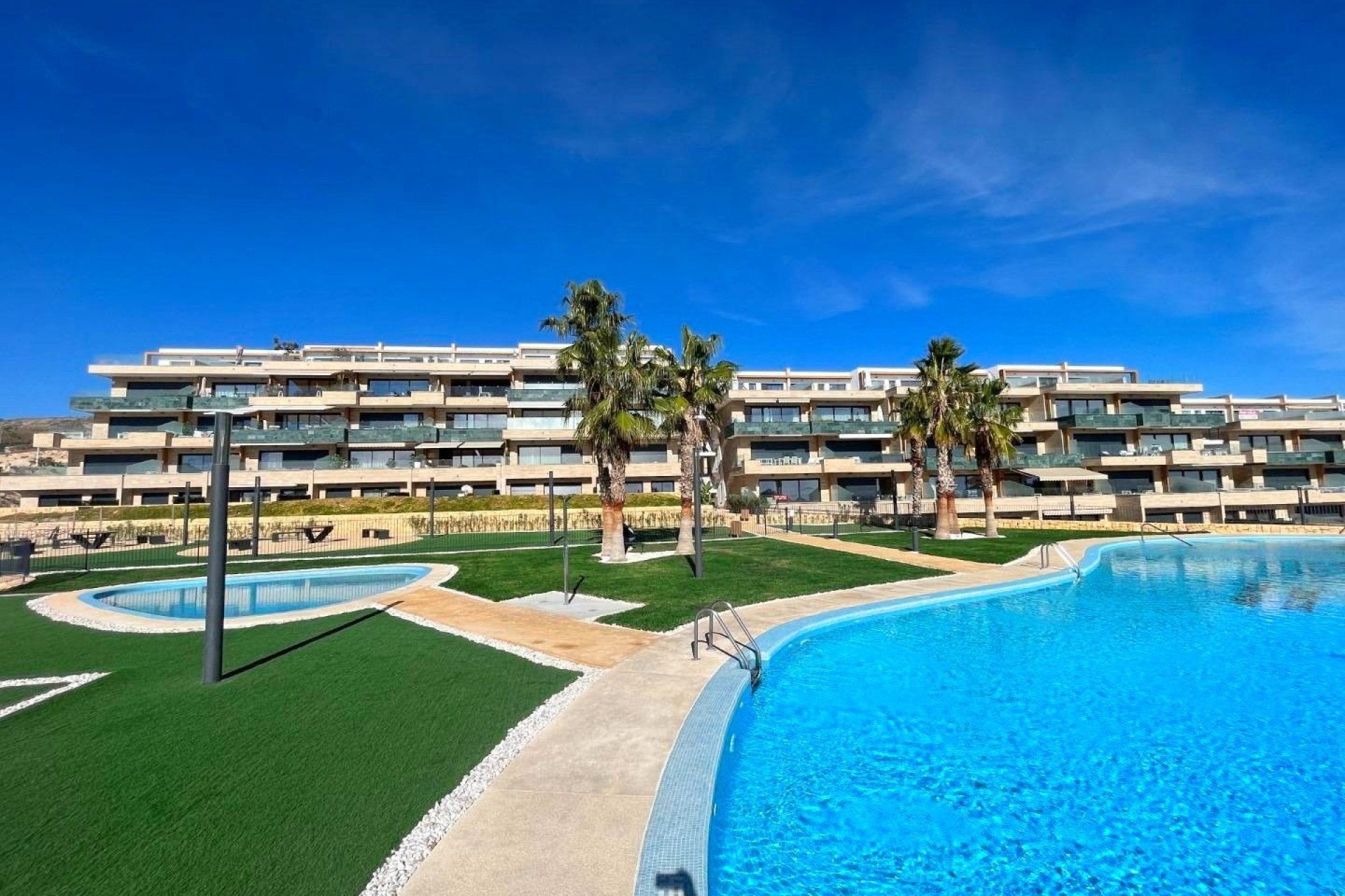 Resale - apartment -
Finestrat