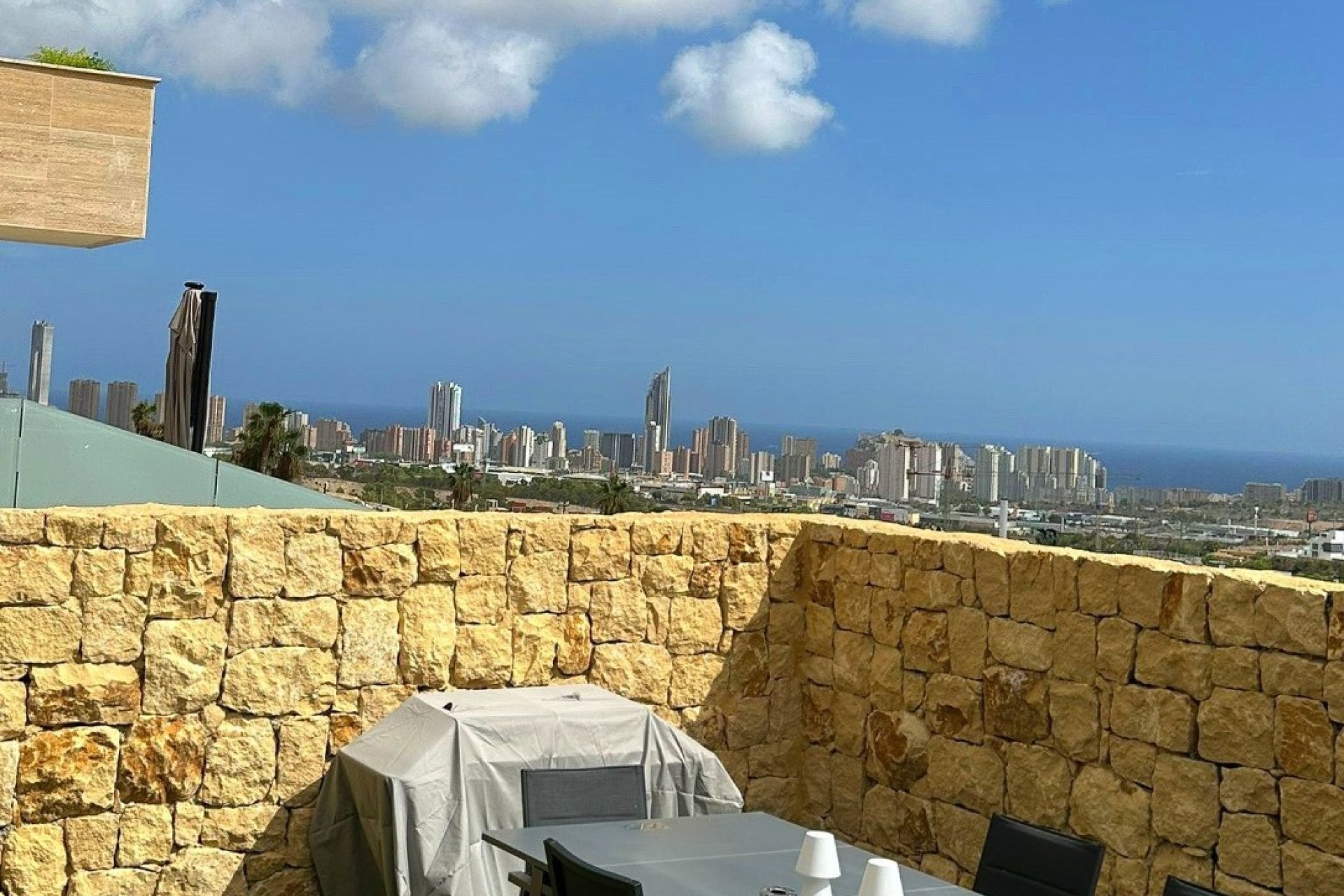 Resale - apartment -
Finestrat