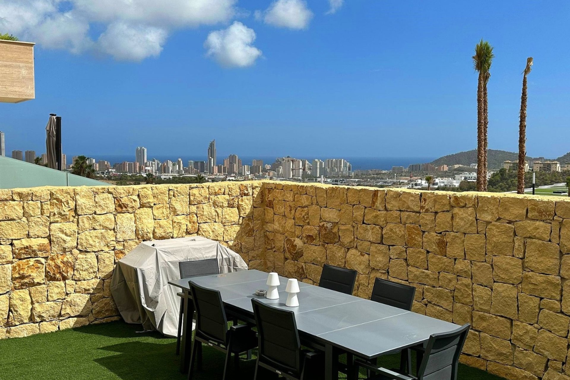 Resale - apartment -
Finestrat