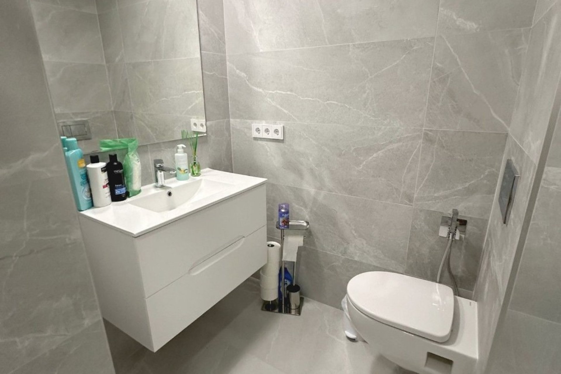 Resale - apartment -
Finestrat