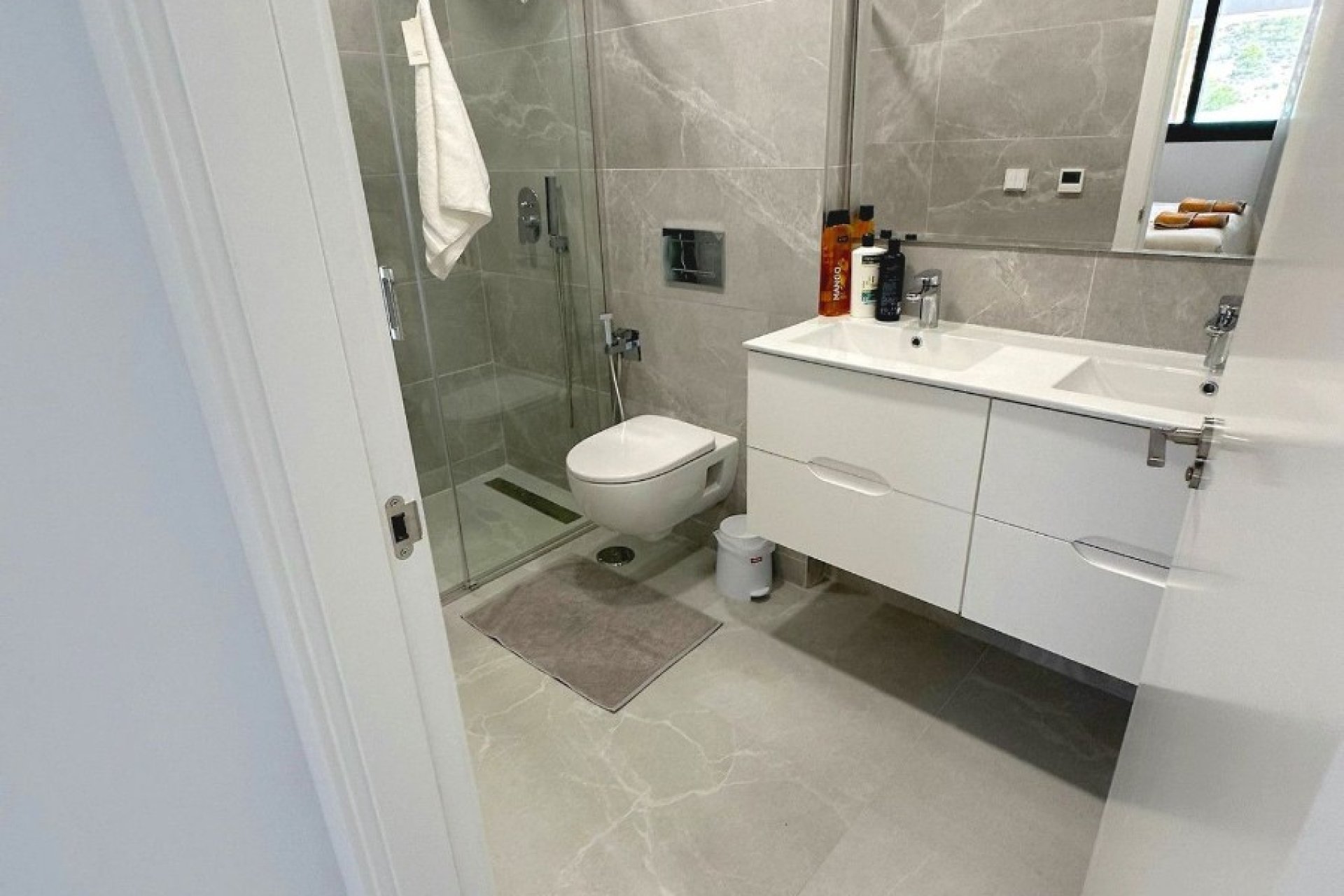 Resale - apartment -
Finestrat