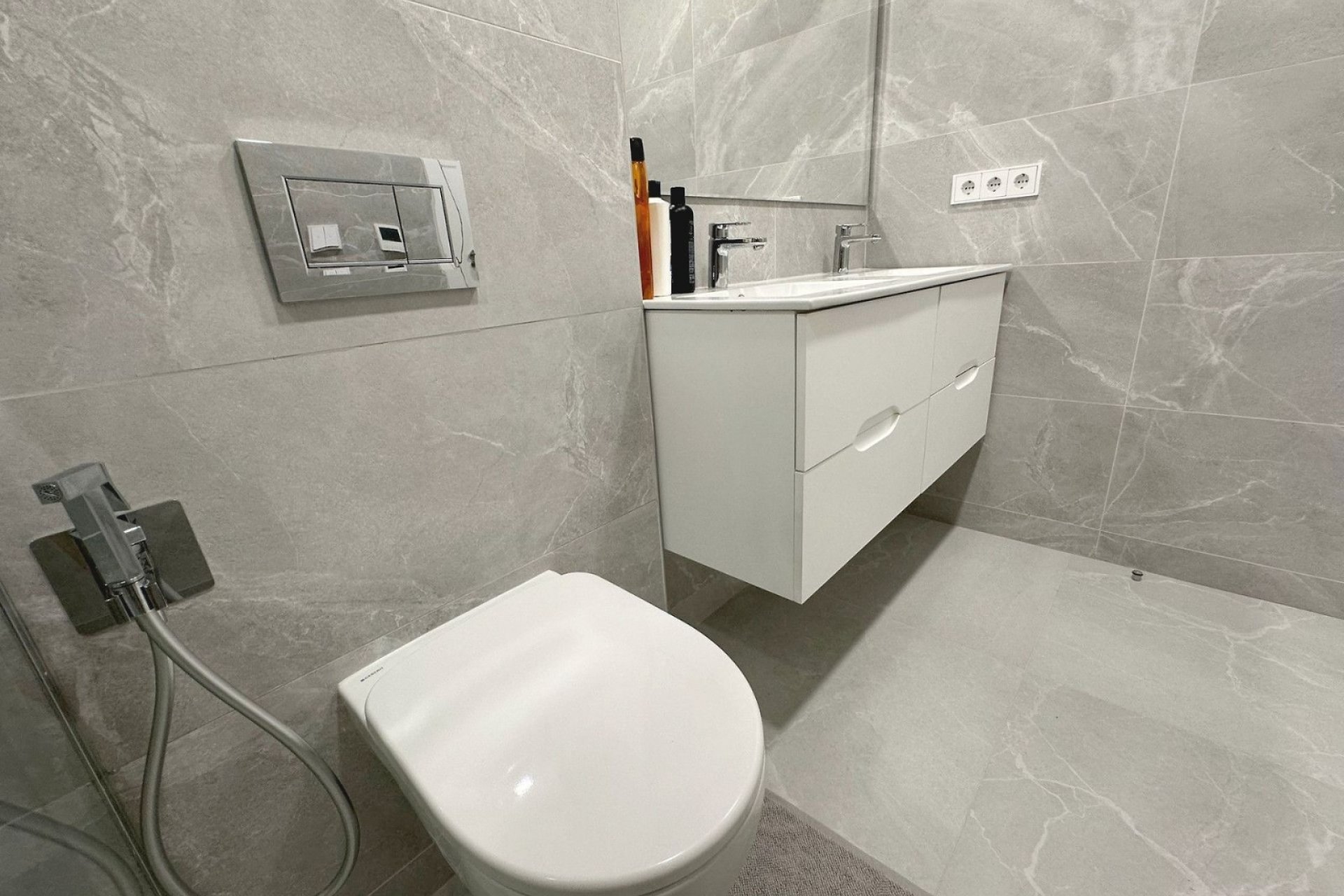 Resale - apartment -
Finestrat