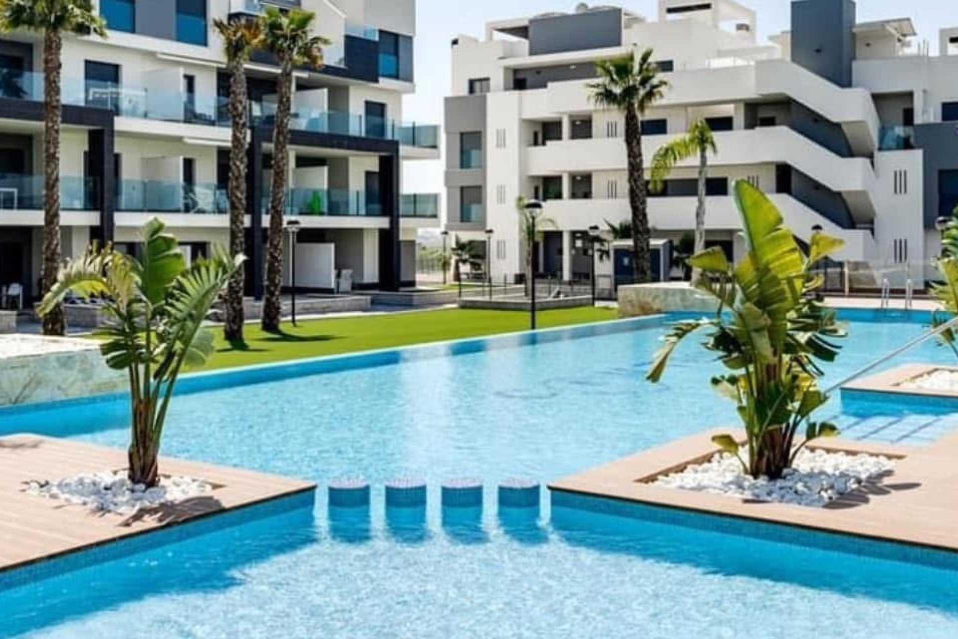 Resale - apartment -
Guardamar del Segura - El Raso