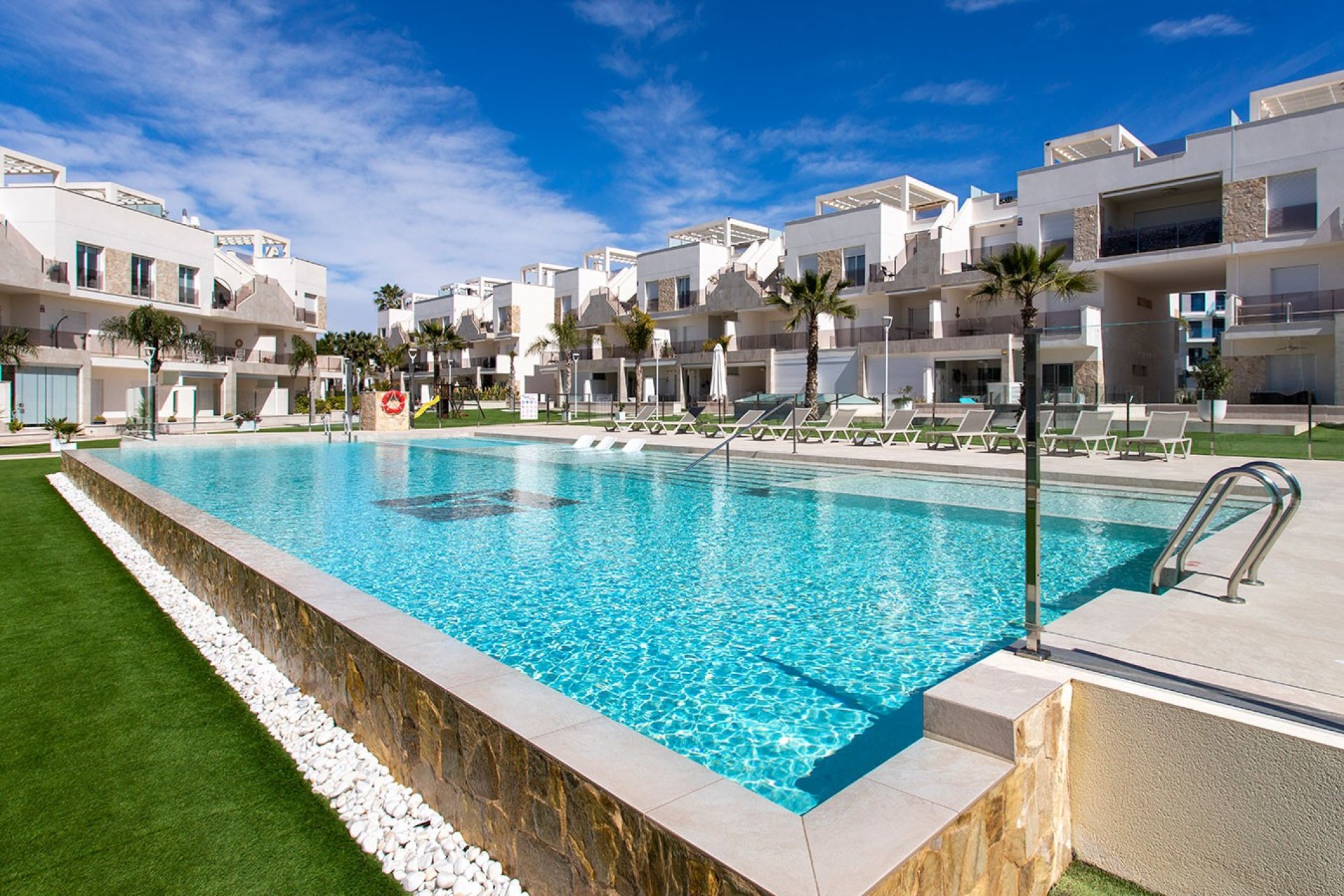 Resale - apartment -
Guardamar del Segura - El Raso