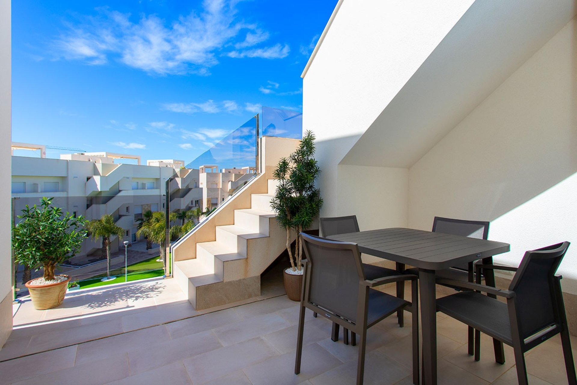 Resale - apartment -
Guardamar del Segura - El Raso