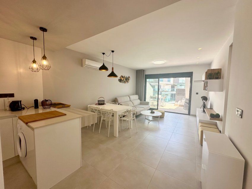 Resale - apartment -
Guardamar del Segura - El Raso