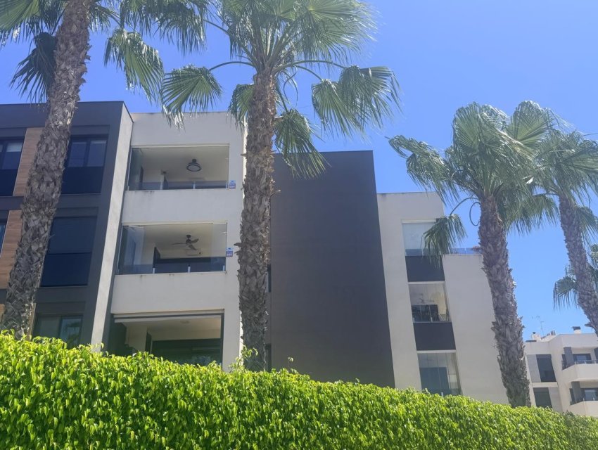 Resale - apartment -
Los Altos - Torrevieja