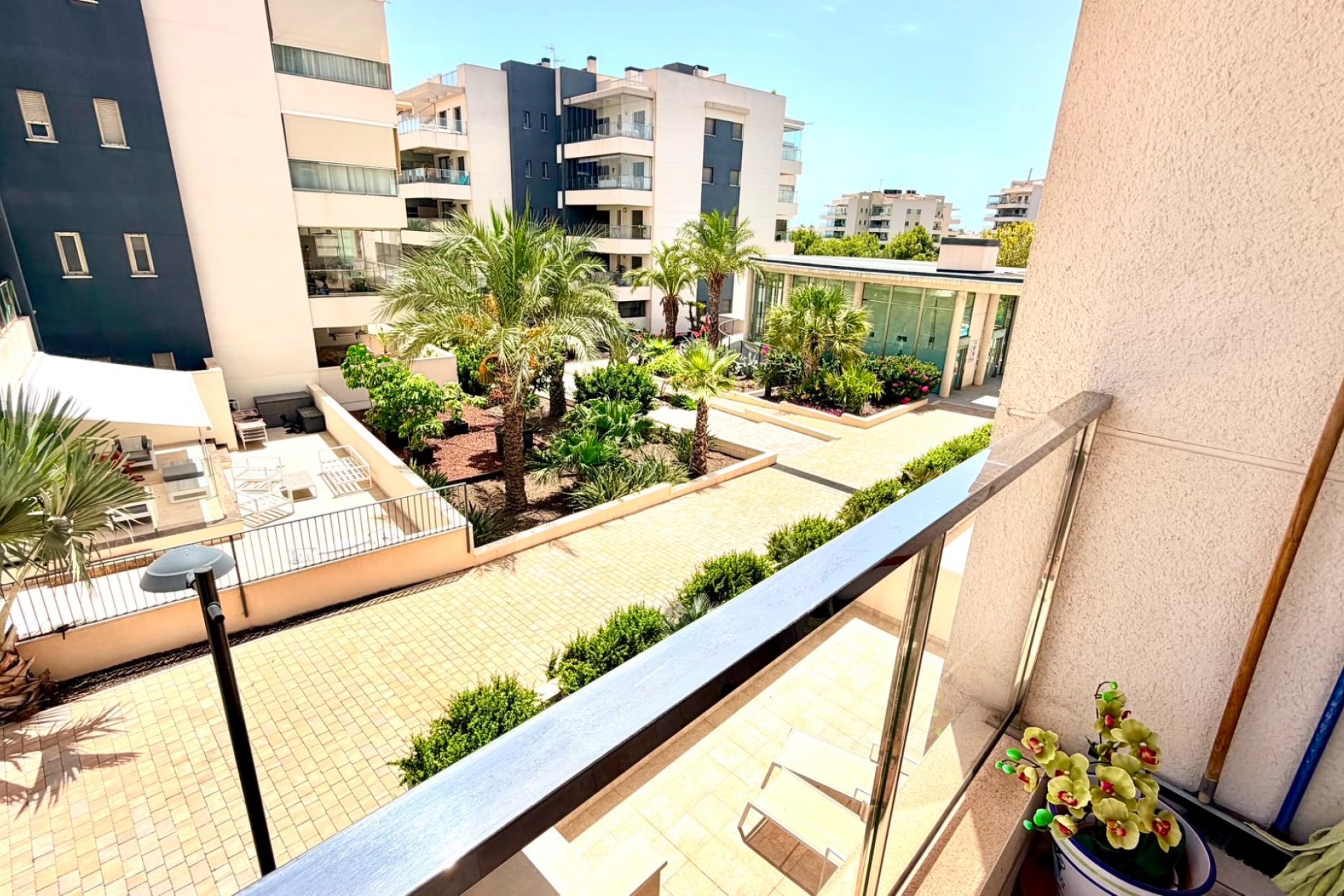 Resale - apartment -
Orihuela Costa - La Zenia