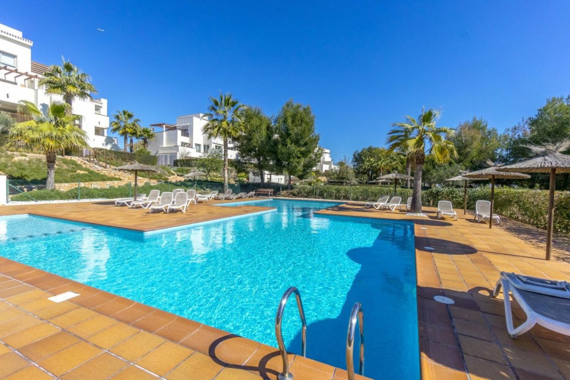 Resale - apartment -
Orihuela Costa - Las Colinas golf