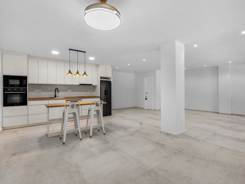 Resale - apartment -
Torrevieja - El Acequión - Los Náufragos