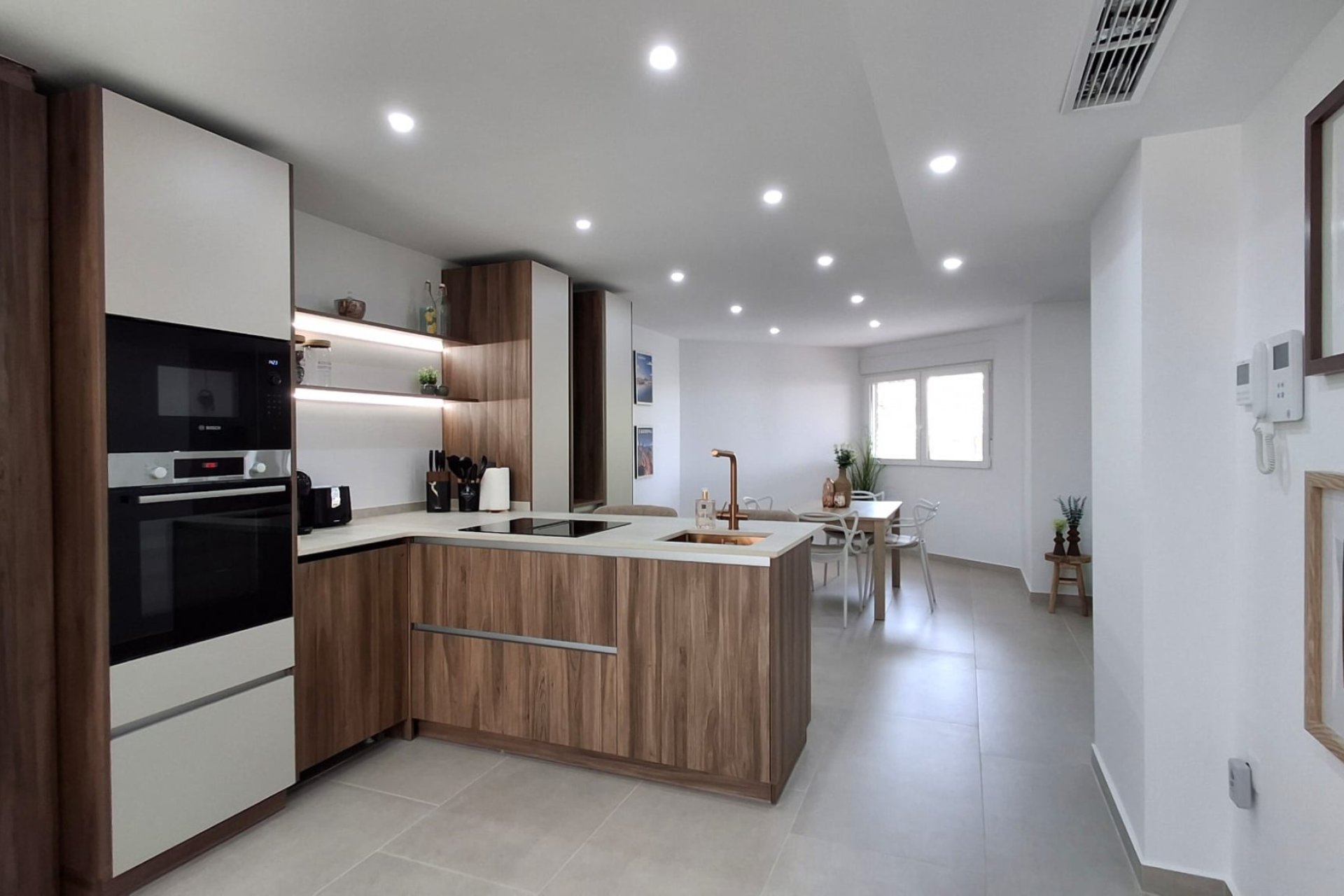 Resale - apartment -
Torrevieja - Playa Acequion