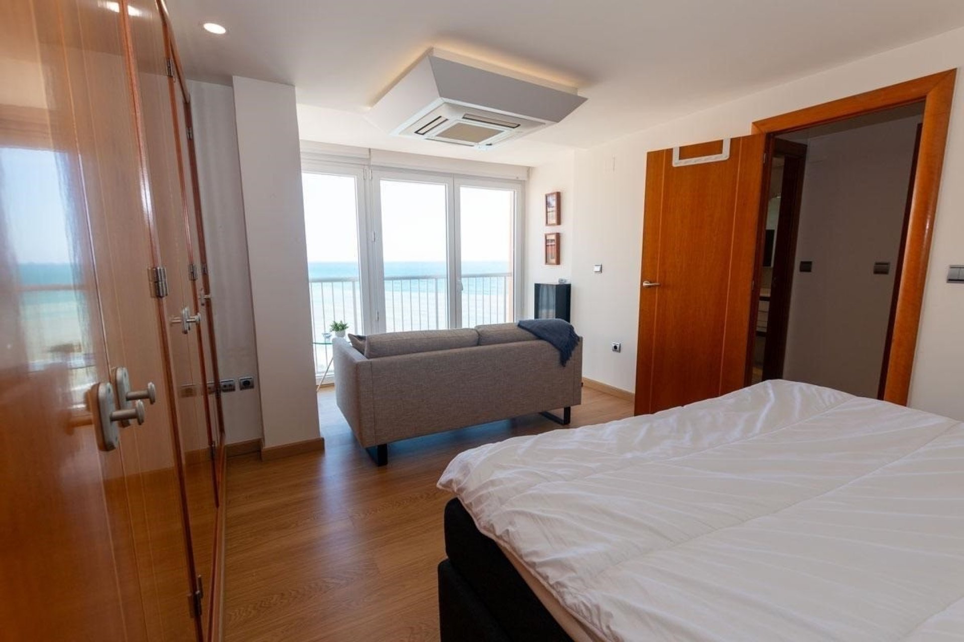Resale - apartment -
Torrevieja - Playa Del Cura