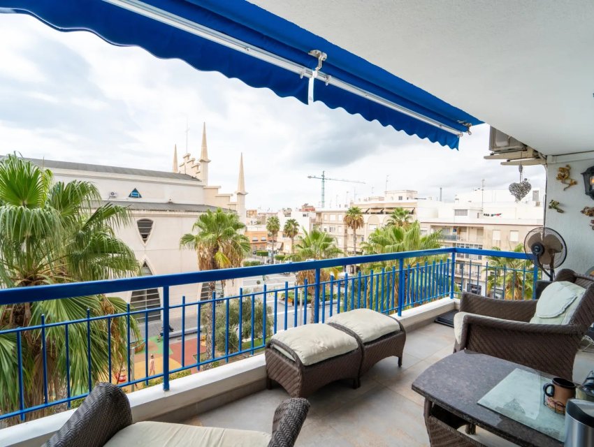 Resale - apartment -
Torrevieja - Playa del Cura
