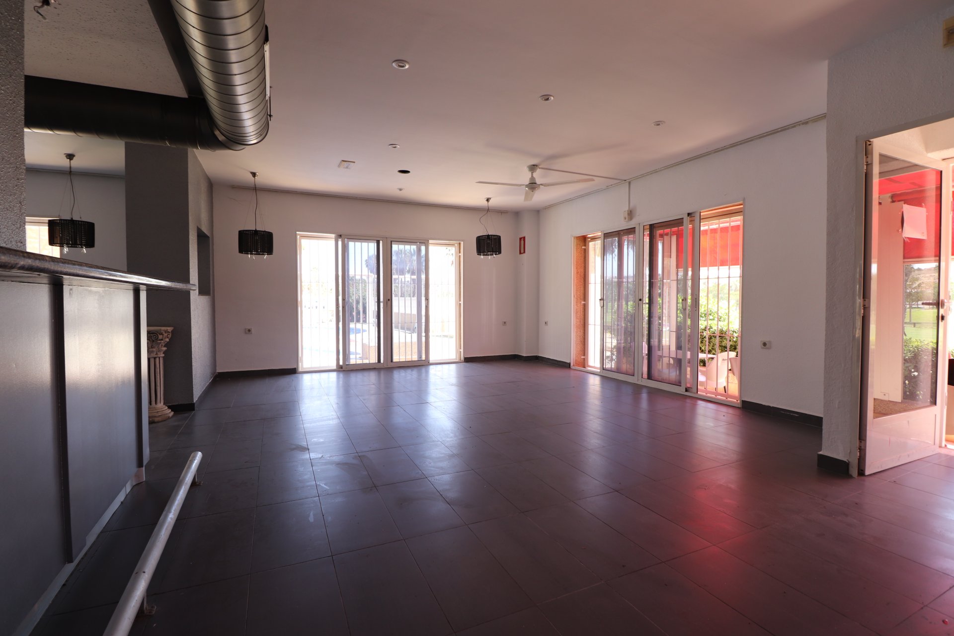 Resale - Commercial -
Ciudad Quesada - La Marquesa