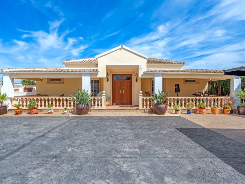 Resale - Country House -
Almoradí - Las Heredades