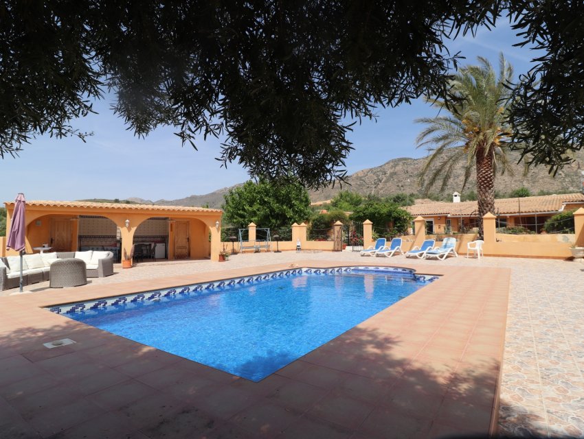 Resale - Country House -
Hondón de las Nieves - La Canalosa