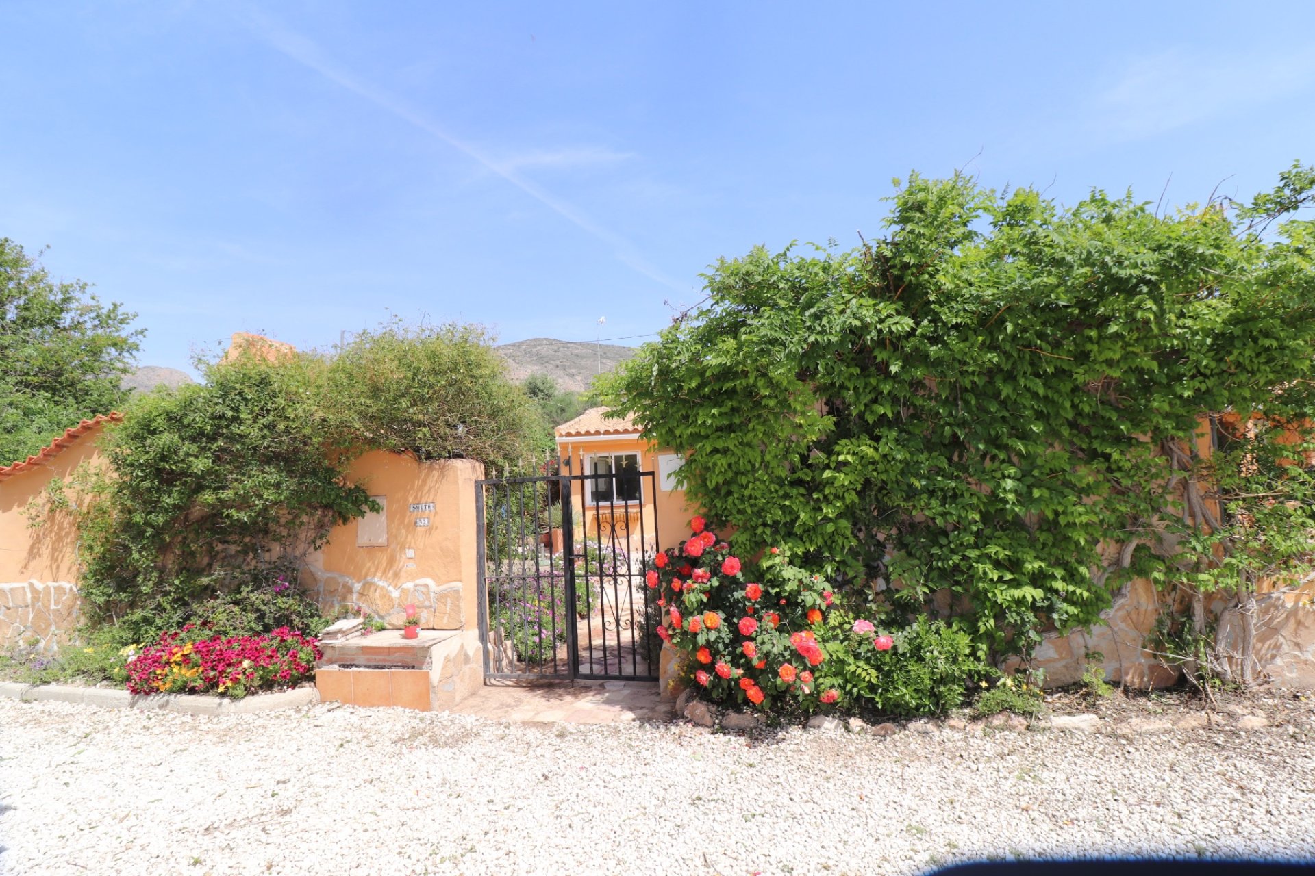 Resale - Country House -
Hondón de las Nieves - La Canalosa