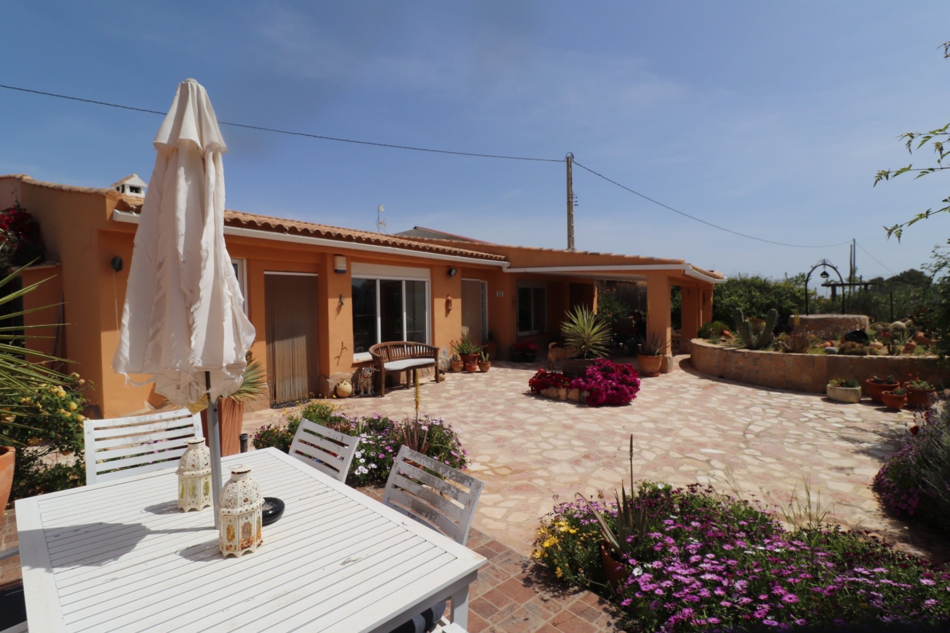 Resale - Country House -
Hondón de las Nieves - La Canalosa