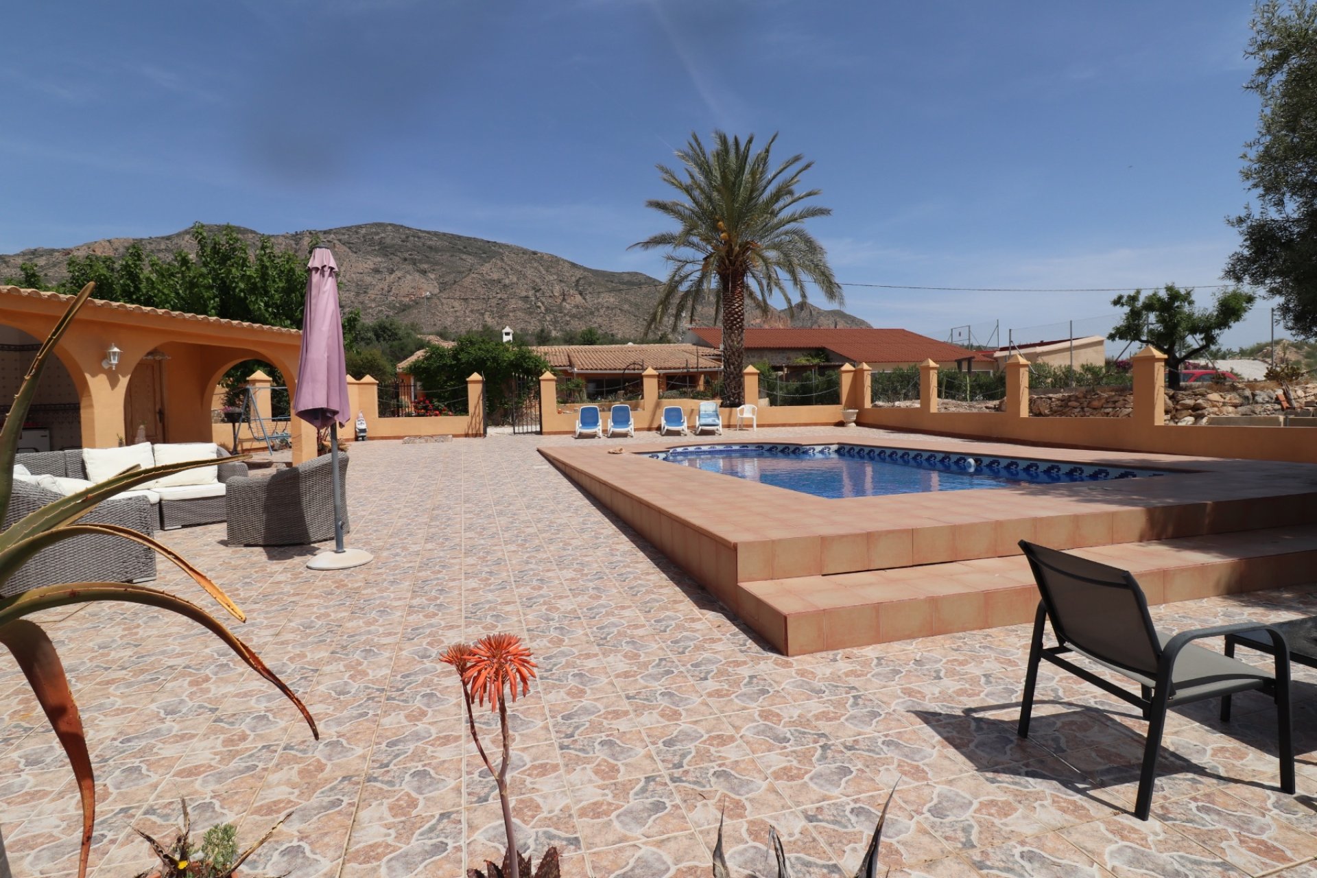 Resale - Country House -
Hondón de las Nieves - La Canalosa