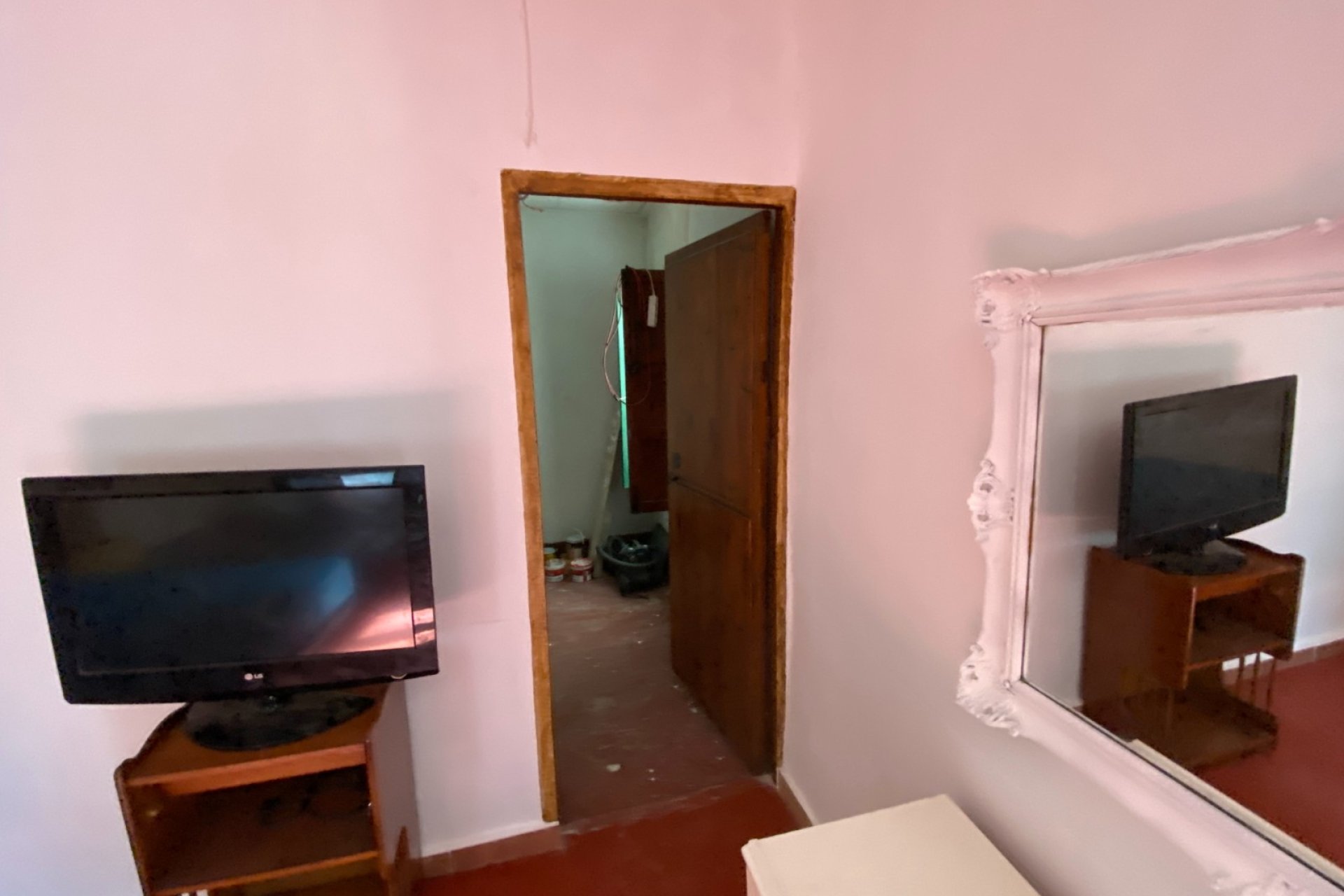 Resale - Country House -
Sax