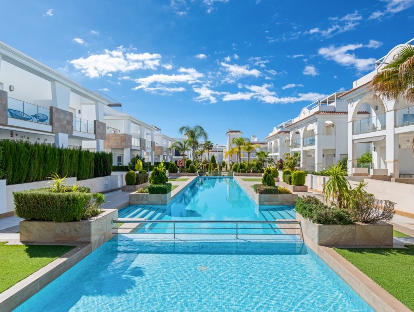 Resale - Townhouse -
Ciudad Quesada - Doña Pepa