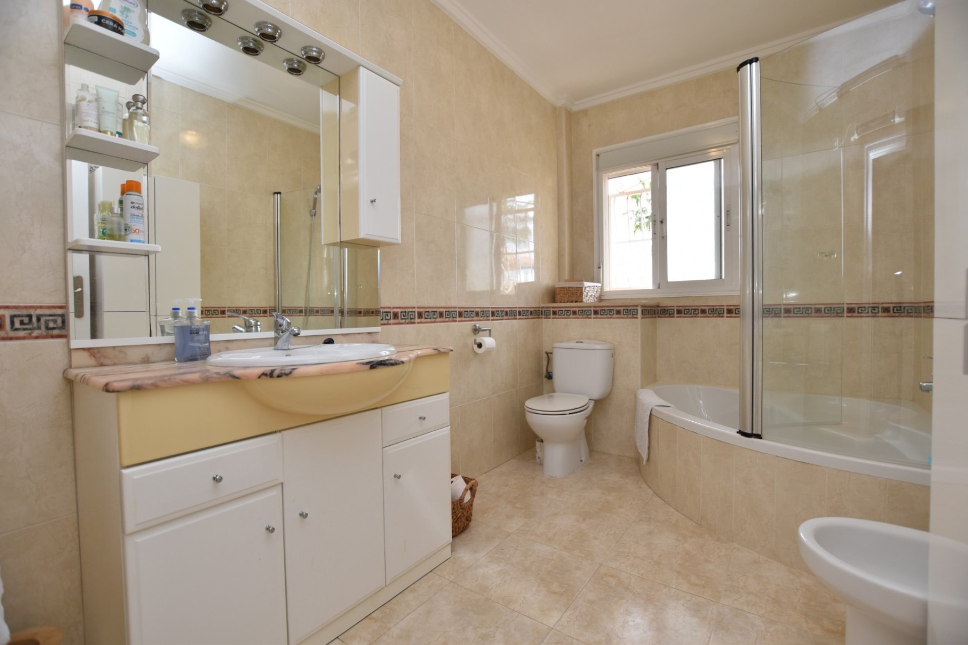 Resale - Townhouse -
Ciudad Quesada - Doña Pepa