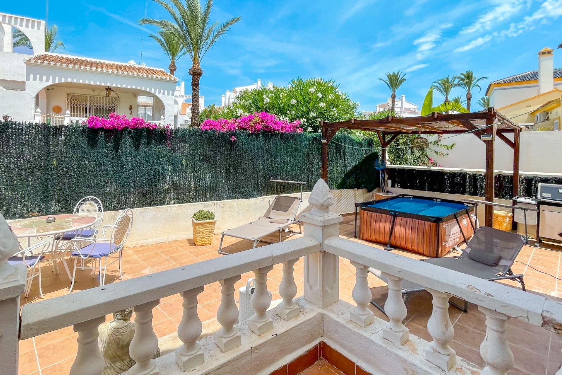 Resale - Townhouse -
Orihuela Costa - La Rioja